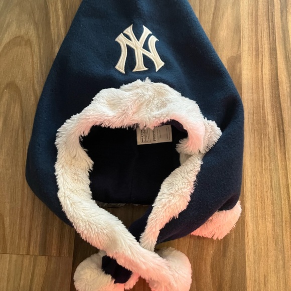 New York Yankees MLB fleece winter hat forever collectibles Beanie - Picture 3 of 4